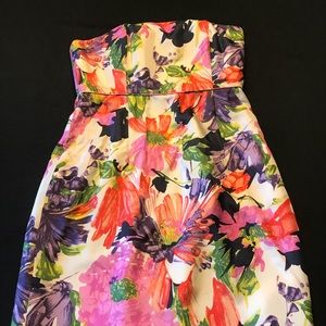 Bright strapless summer dress!